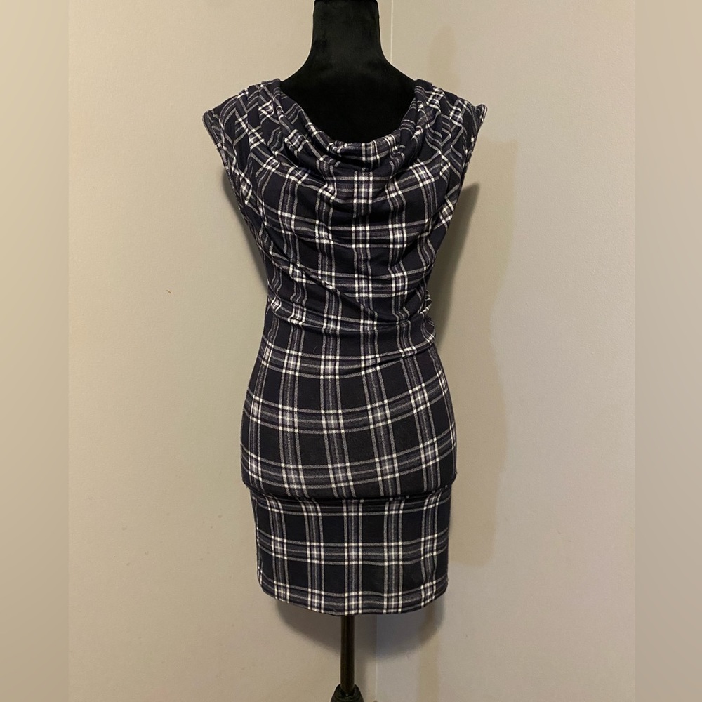 Max Rave Dress Size Medium Juniors